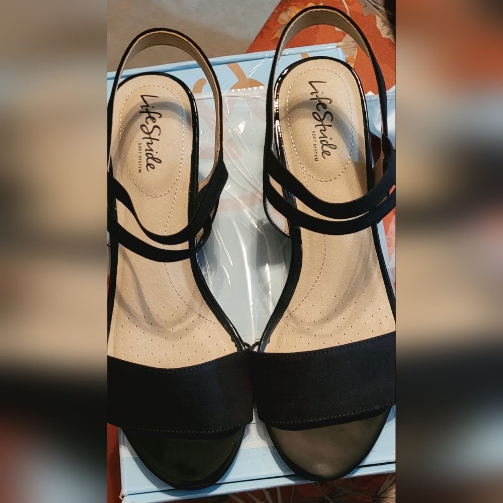 Life Stride Black Strappy Sandals